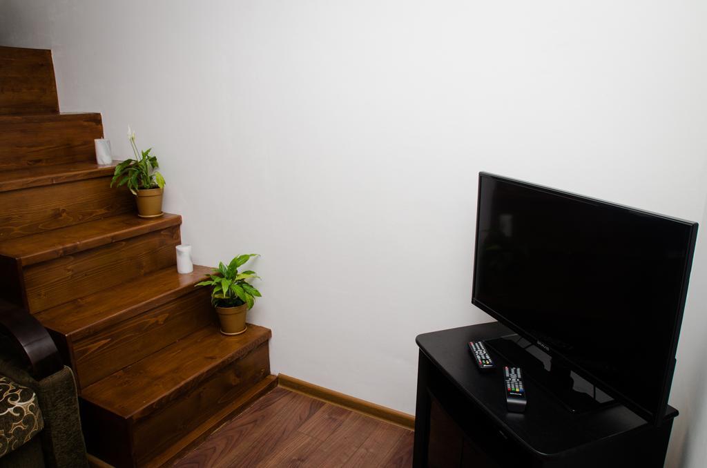 Babylon Apartment On Bukovinskaya Street Ровно Экстерьер фото