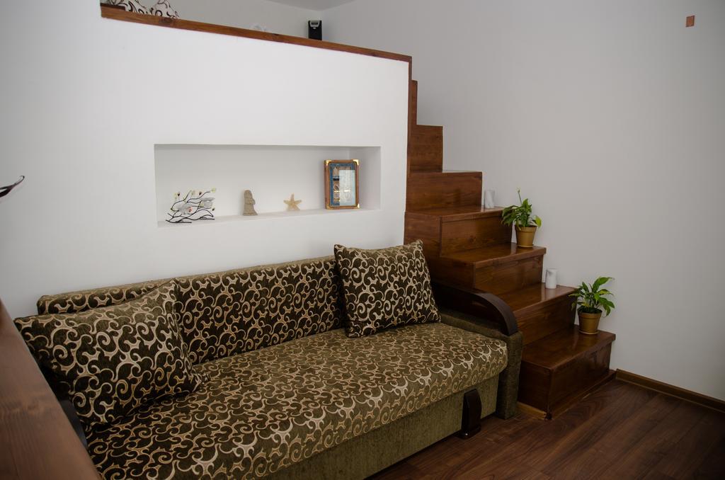 Babylon Apartment On Bukovinskaya Street Ровно Экстерьер фото